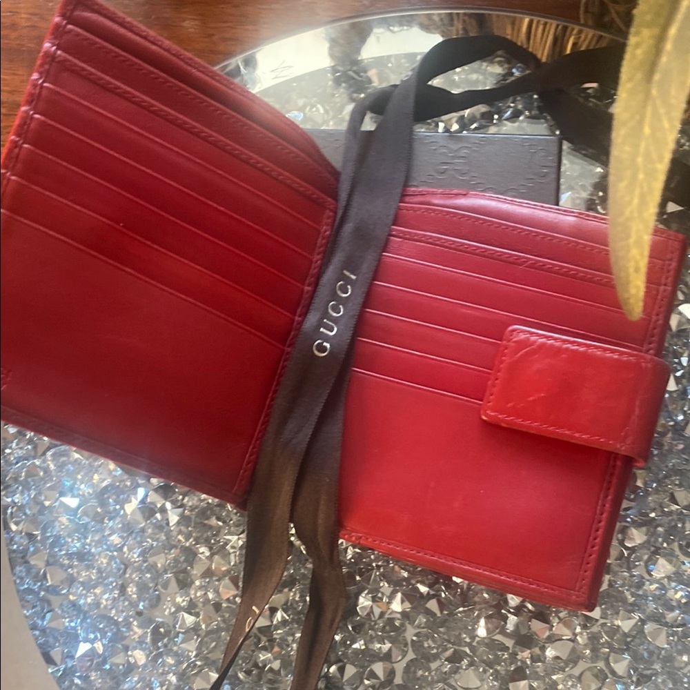 Gucci Red and Black Wallet Luxurious Design 💯 Authentic - Picture 5 of 15